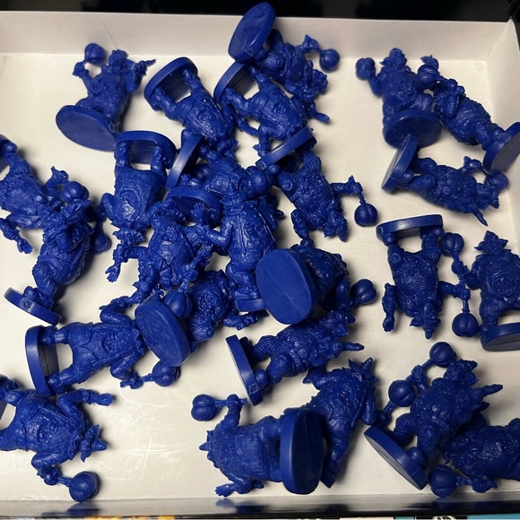 Twilight Creations’ Zombies!!! 7: Send in the Clowns Board Game - First Edition - Picture 9 of 9